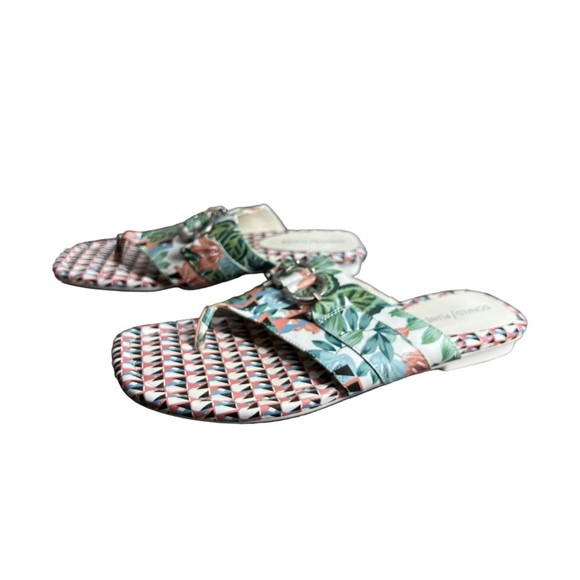 Donald Pliner Sandals 9 womens thong Geo Jungle Print Leather Kent flip flops - Picture 1 of 9